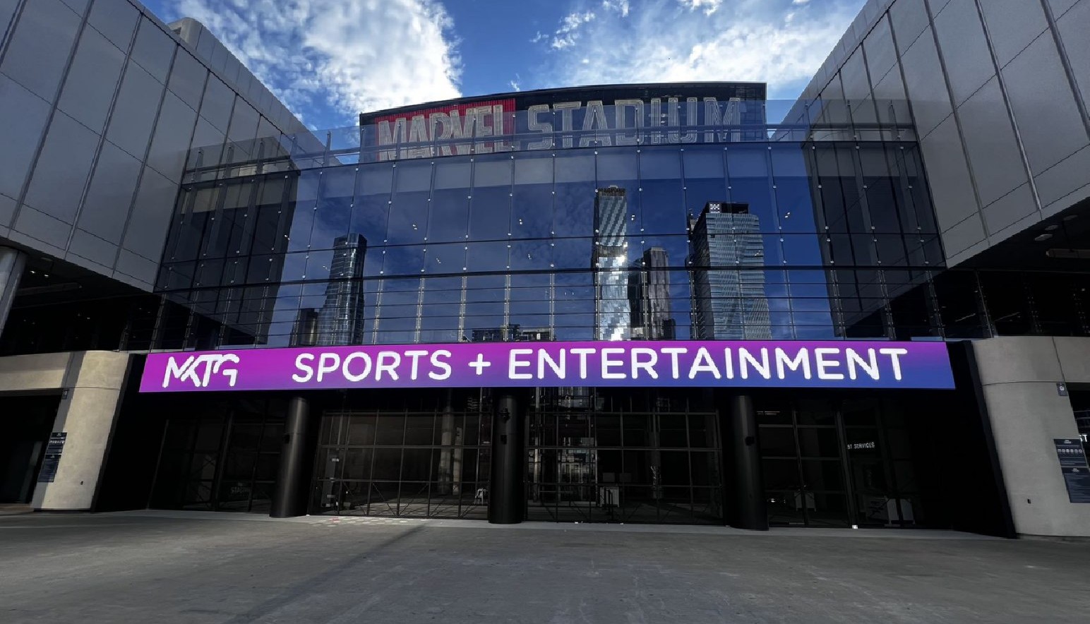 Dooh outdoor led banner display at Marvel Stadium in Australia